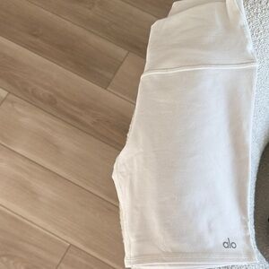 ALO Yoga Ivory Shorts